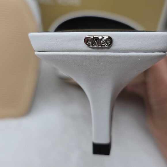 NIB Micheal Micheal Kors Merriam Kitten Sandal White Sz 8 - Picture 7 of 8